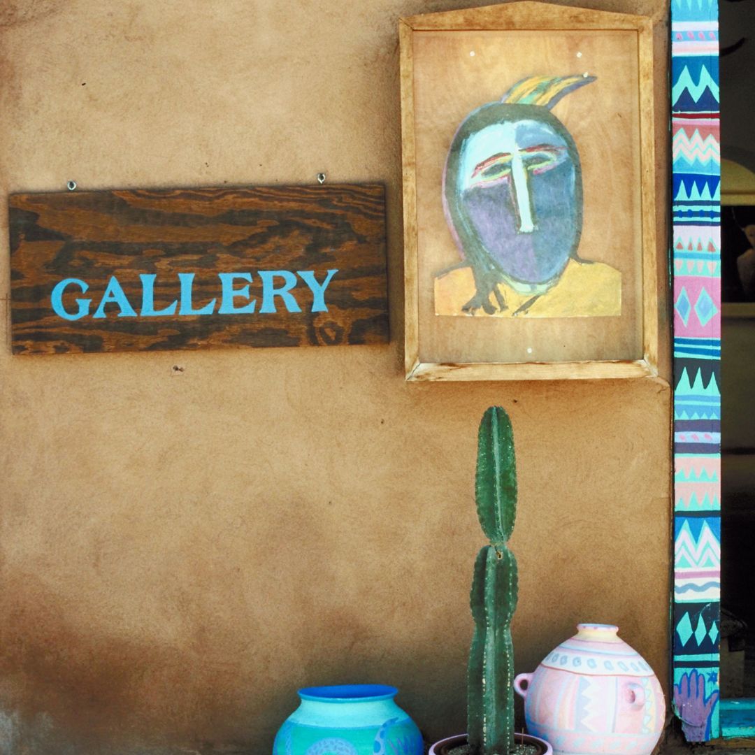 Doors, gardens, art along Santa Fe's Canyon Road - Digging